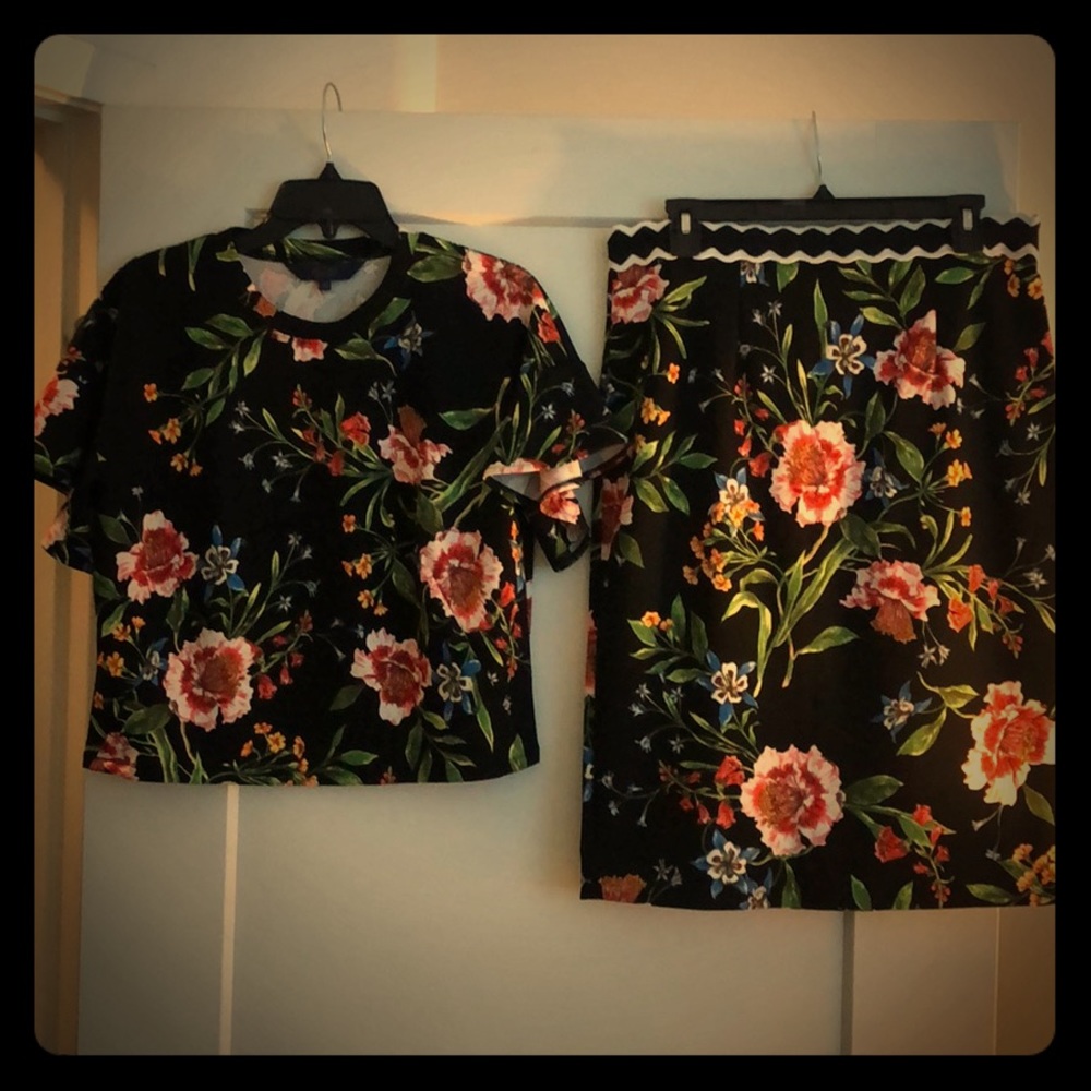 Two piece floral shirt set